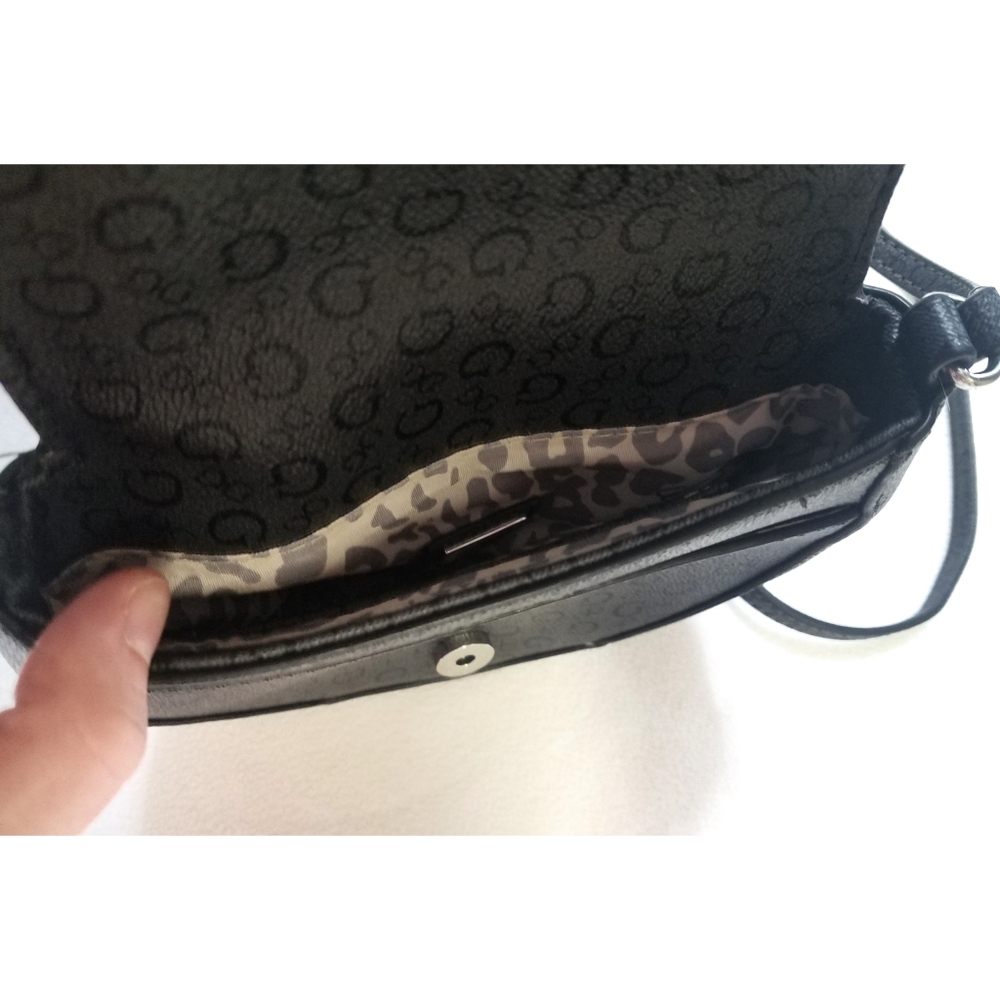 Guess Crossbody Purse - Picture 3 of 7